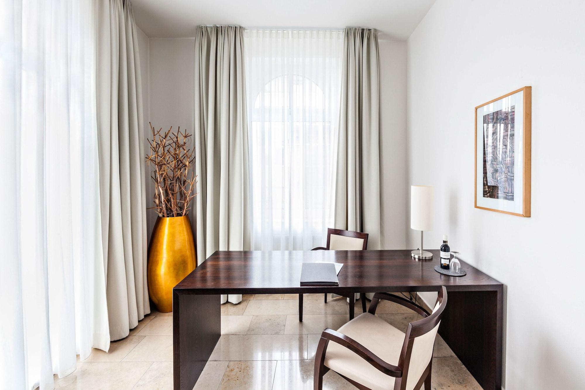 Burns Art Hotel Dusseldorf Ngoại thất bức ảnh