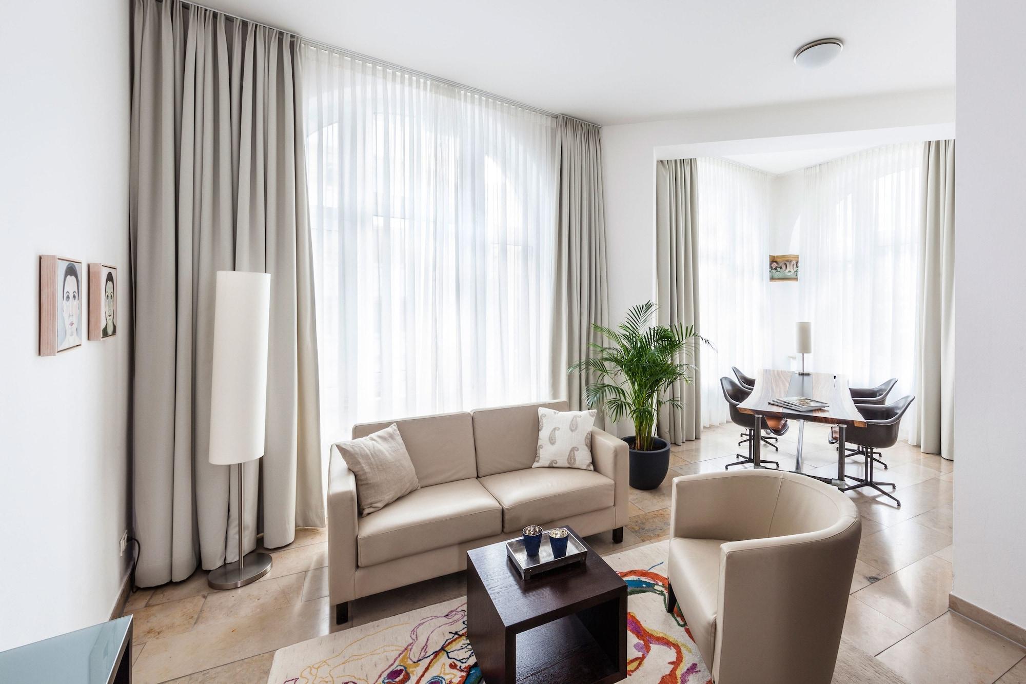 Burns Art Hotel Dusseldorf Ngoại thất bức ảnh
