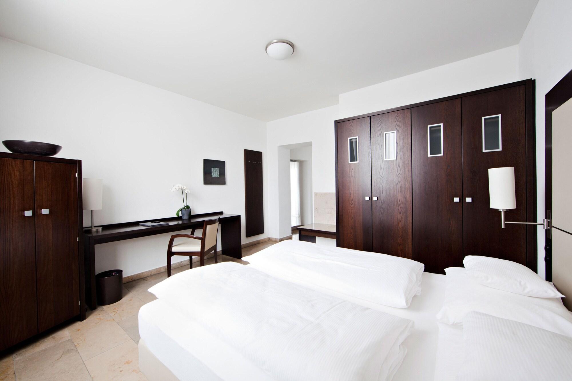 Burns Art Hotel Dusseldorf Ngoại thất bức ảnh