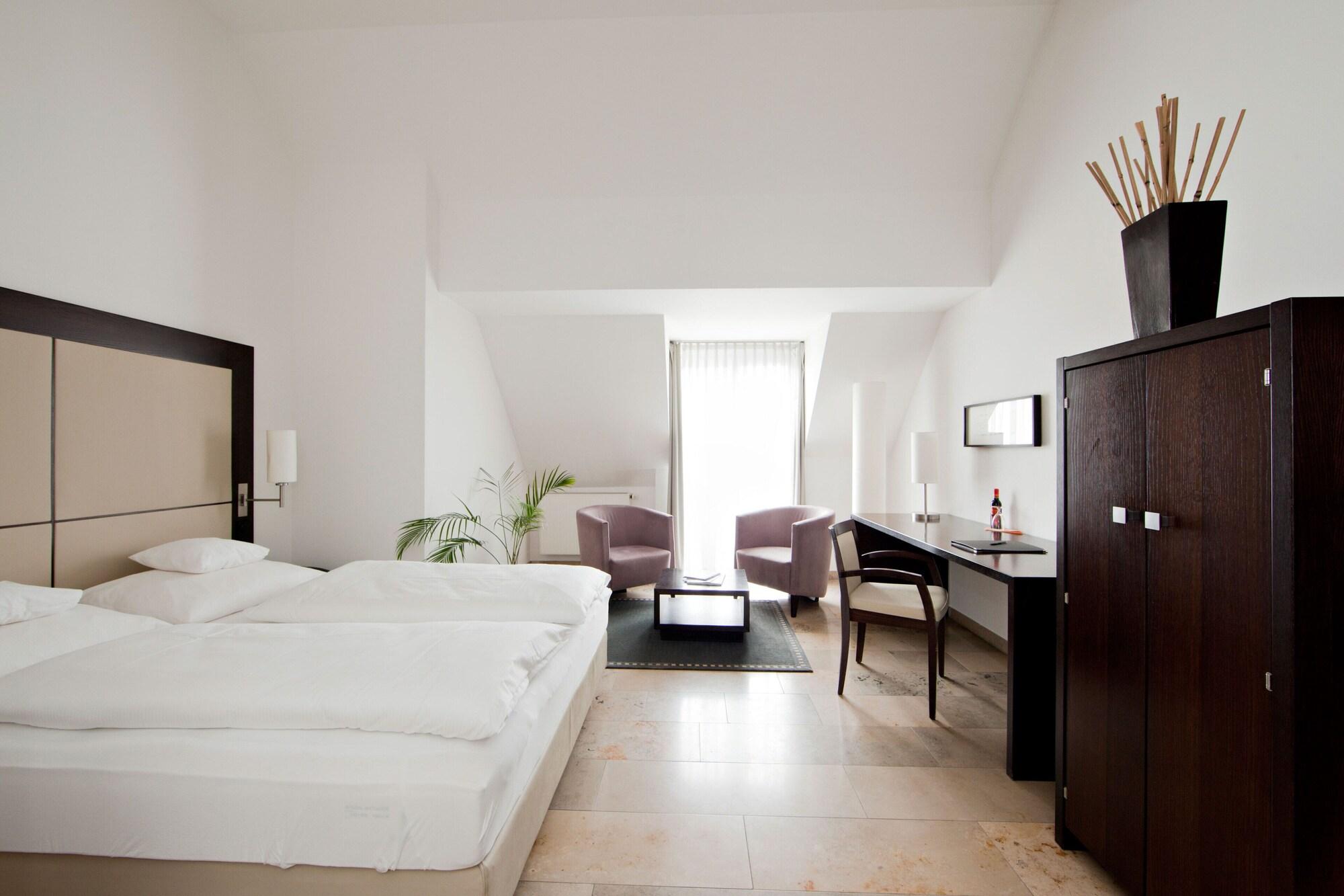 Burns Art Hotel Dusseldorf Phòng bức ảnh