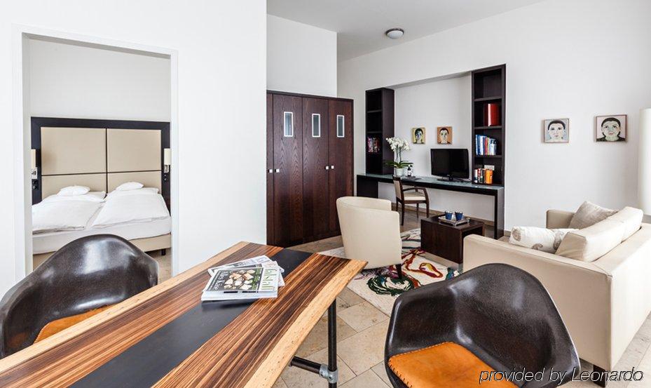 Burns Art Hotel Dusseldorf Ngoại thất bức ảnh