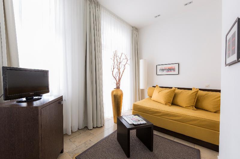 Burns Art Hotel Dusseldorf Ngoại thất bức ảnh